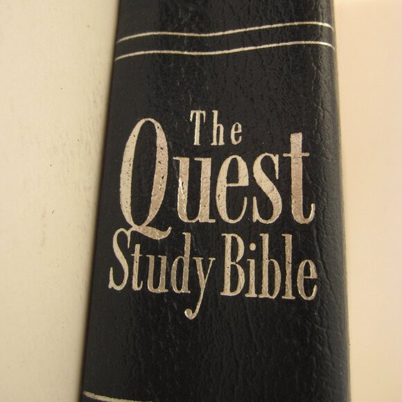 Vintage Quest Study Bible NIV 1970s 80s Version Black Bonded Leather Binding OOP - Picture 1 of 9